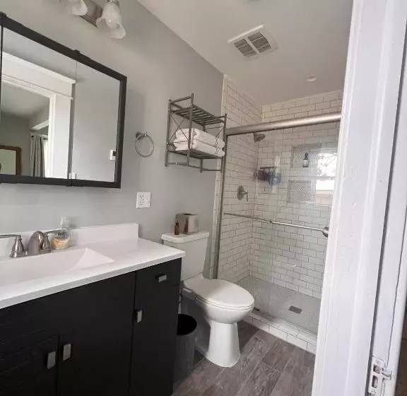 Hudson House Bed And Breakfast