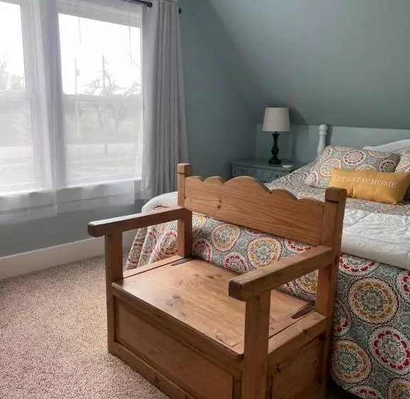 Hudson House Bed And Breakfast