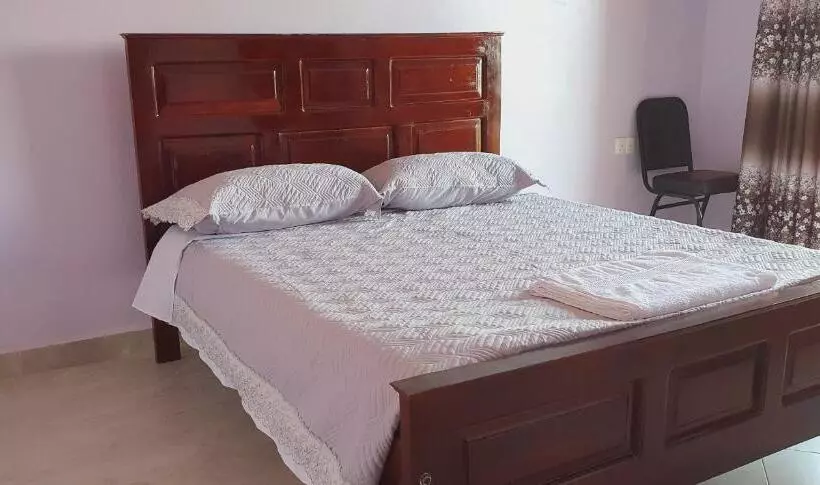 هتل Amen Guest House Near Airport