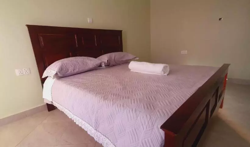 هتل Amen Guest House Near Airport