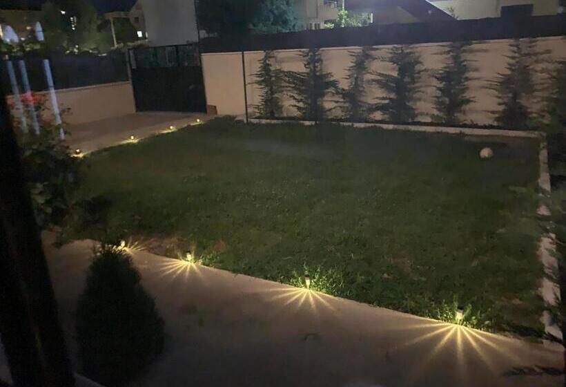 پانسیون Ermali Guesthouse