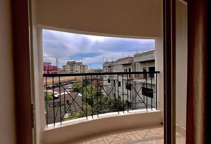 ペンション Urban Oasis A Boutique Inn 50 Meter Away From Gnrc Hospital Six Mile