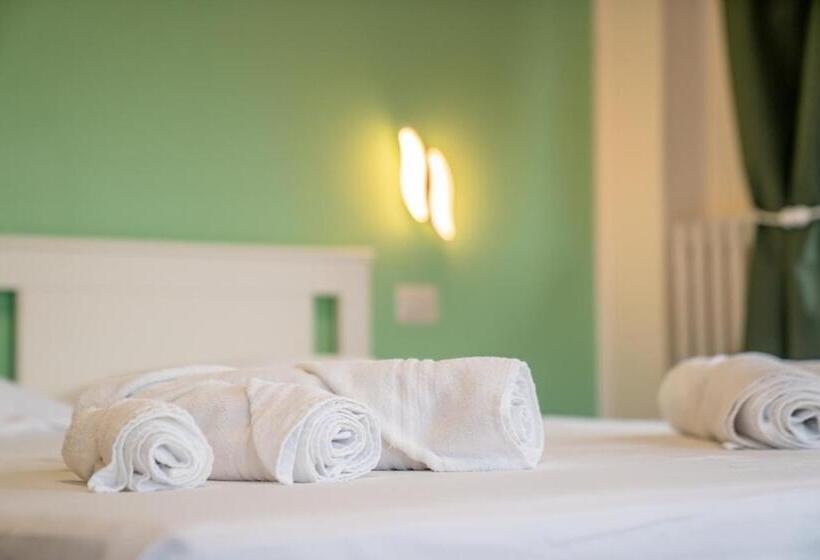 ペンション Vento Del Conero