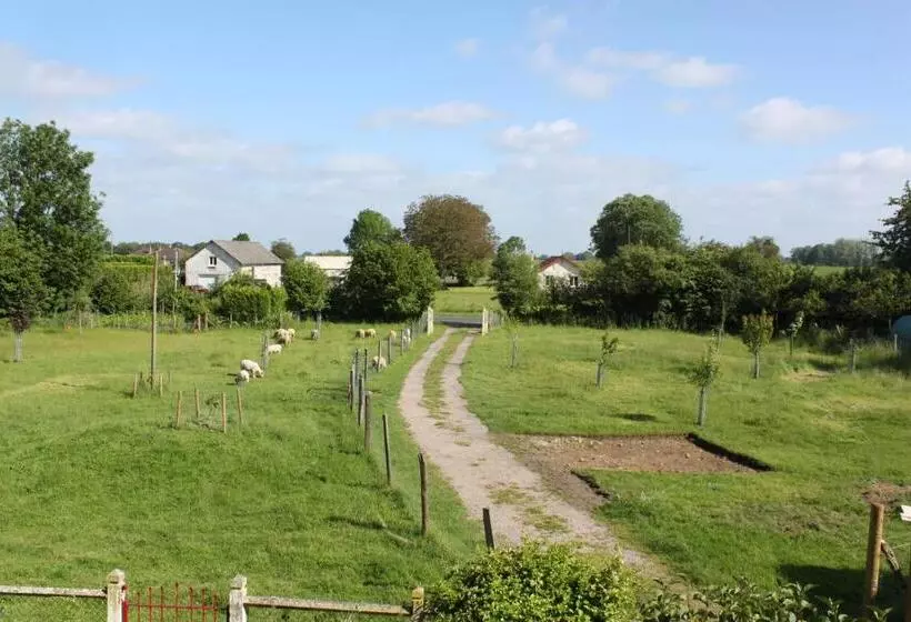 ベッドアンドブレックファースト Auberge De La Croix Du Maupas