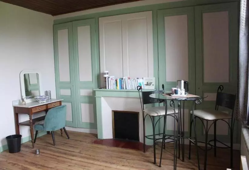 ベッドアンドブレックファースト Auberge De La Croix Du Maupas