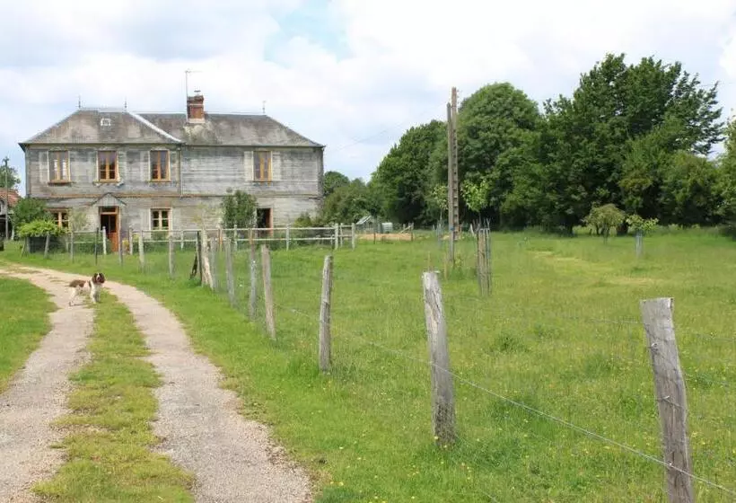 ベッドアンドブレックファースト Auberge De La Croix Du Maupas