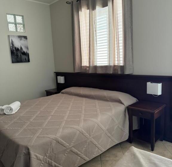 تختخواب و صبحانه Freya Rooms