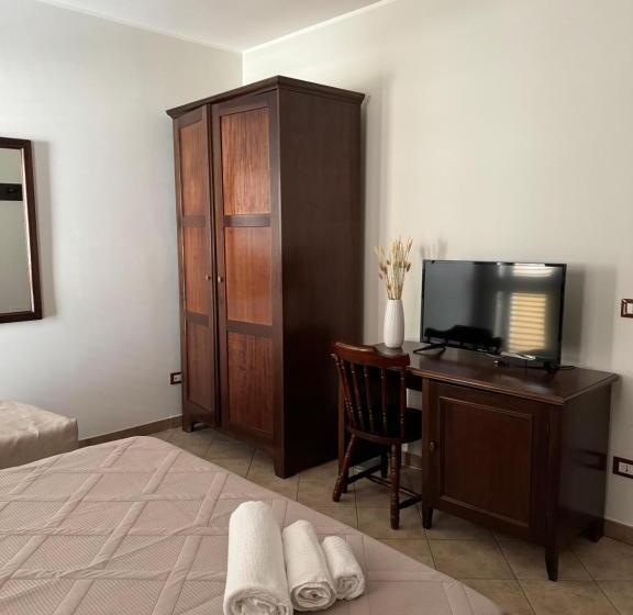 تختخواب و صبحانه Freya Rooms