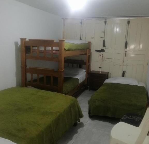 تختخواب و صبحانه Hostal Donde Alejo