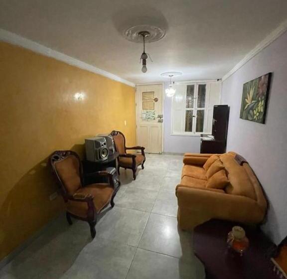 تختخواب و صبحانه Hostal Donde Alejo