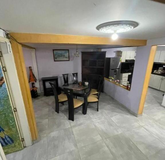 تختخواب و صبحانه Hostal Donde Alejo