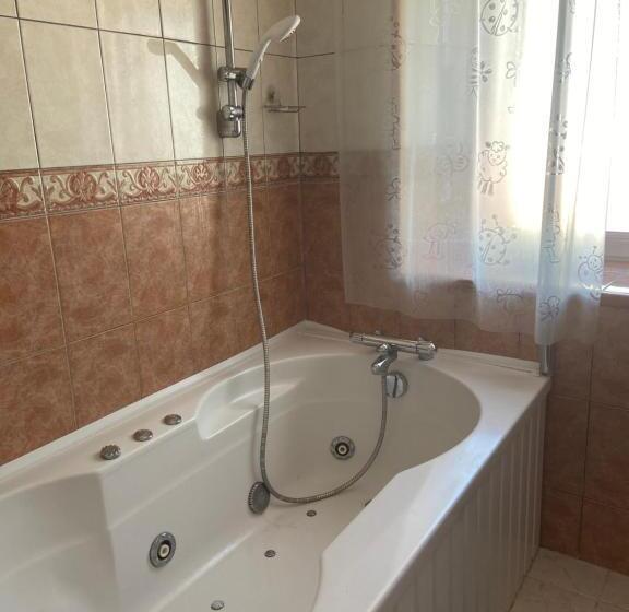 تختخواب و صبحانه Le Grand Logis