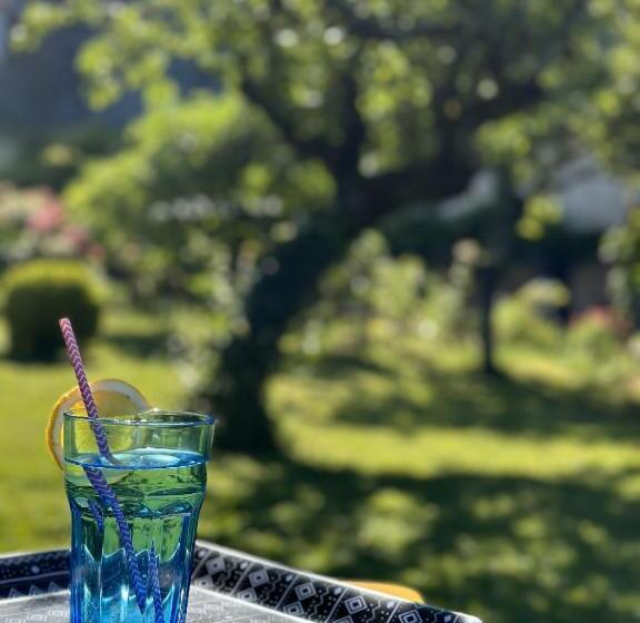 مبيت وإفطار Sous La Glycine