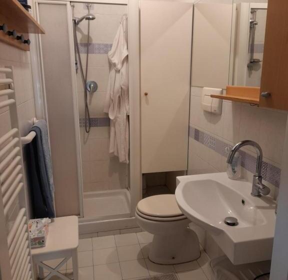 تختخواب و صبحانه Via Buonarroti