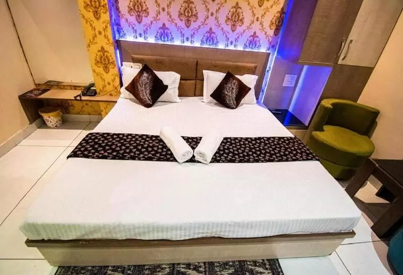 Hotel 7 Pm