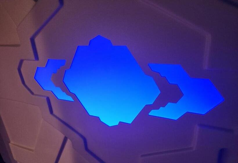 מלון כמוסות Galaxy Pod