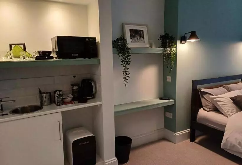 ペンション Crescent House