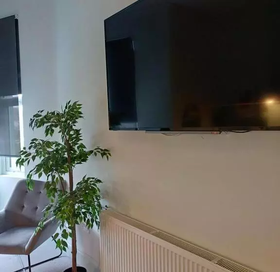 ペンション Crescent House