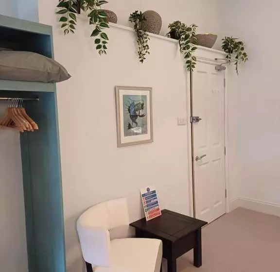 ペンション Crescent House