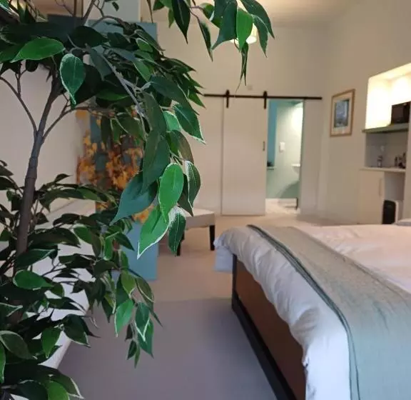 ペンション Crescent House