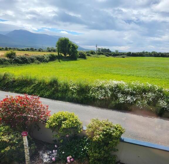 펜션 Heathervillefarm Blennerville