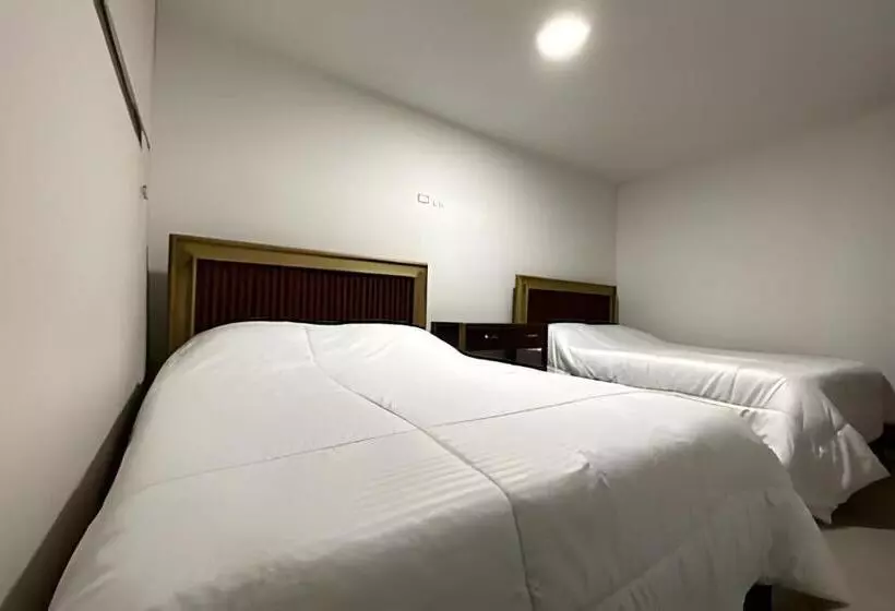 Retkeilymaja Gl Hostal Habitacion Familiar