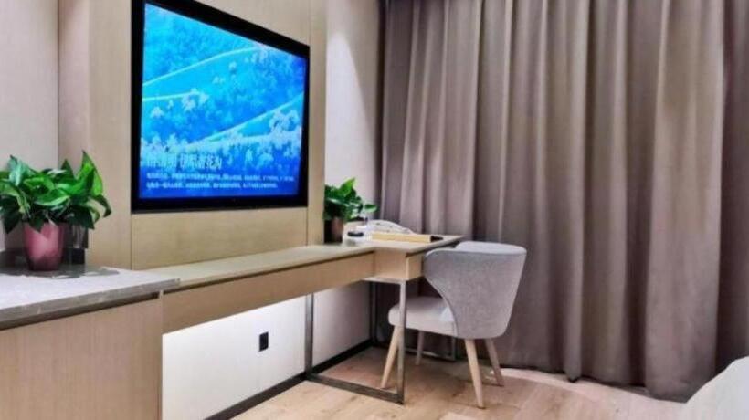 Gya Hotel Jurong England International