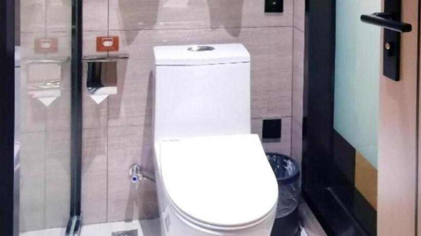 Gya Hotel Jurong England International