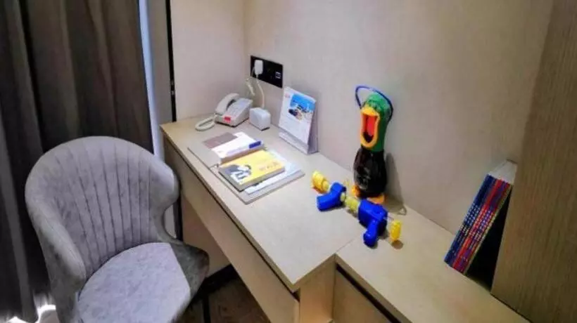 Gya Hotel Jurong England International