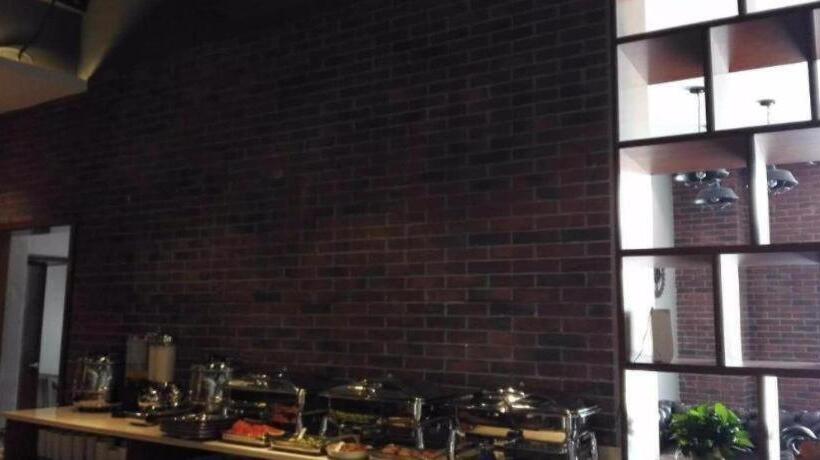 Otel James Joyce Coffetel·shanghai Jinshan City Beach Bailian Shopping Center