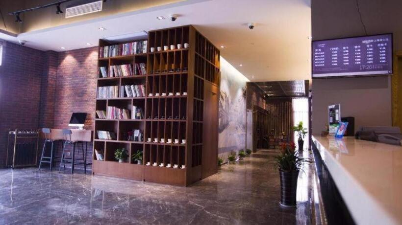 Otel James Joyce Coffetel·shanghai Jinshan City Beach Bailian Shopping Center