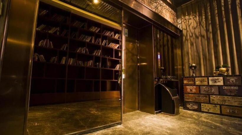 Otel James Joyce Coffetel·shanghai Jinshan City Beach Bailian Shopping Center