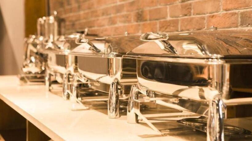 Otel James Joyce Coffetel·shanghai Jinshan City Beach Bailian Shopping Center