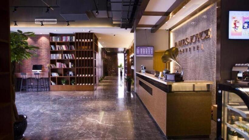 Otel James Joyce Coffetel·shanghai Jinshan City Beach Bailian Shopping Center