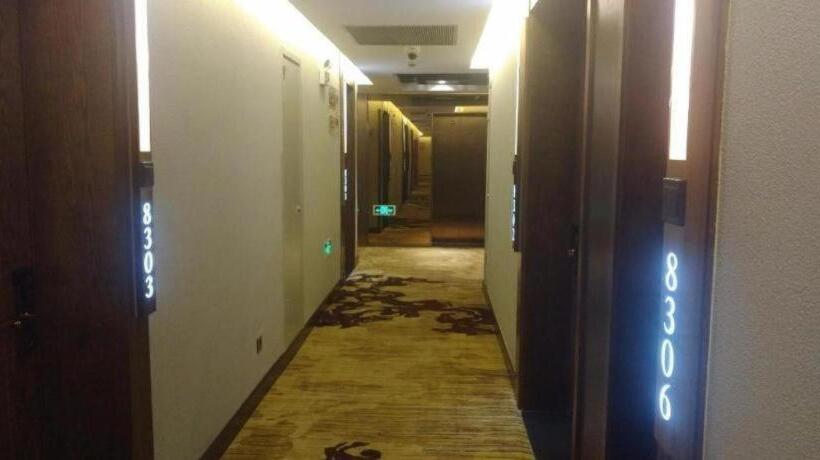 Otel James Joyce Coffetel·shanghai Jinshan City Beach Bailian Shopping Center