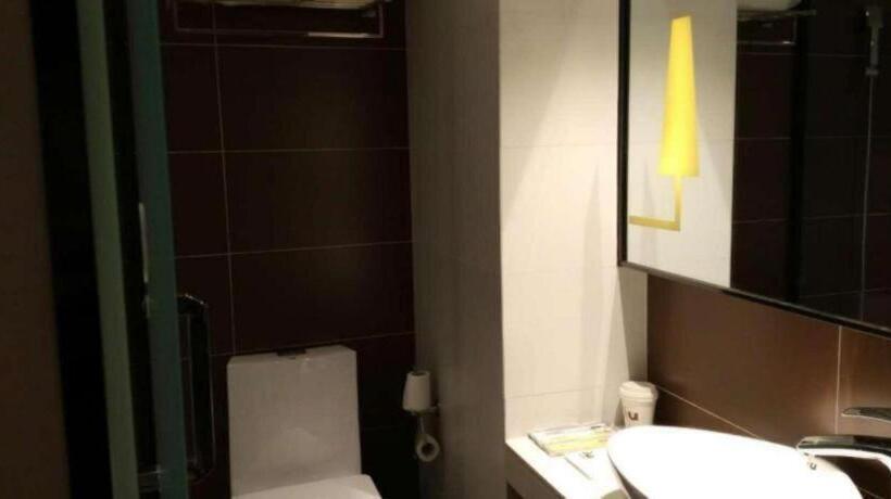 Iu Hotel Yuncheng Tiaoshan Street High Speed Railway Station Branch