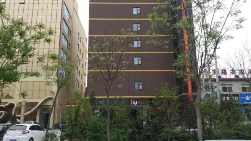 Iu Hotel Yuncheng Tiaoshan Street High Speed Railway Station Branch
