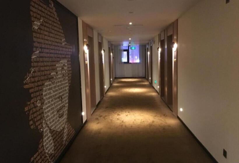 Iu Hotel Yuncheng Tiaoshan Street High Speed Railway Station Branch