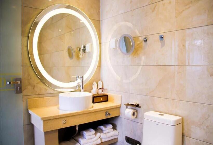 Lavande Hotels·lasa Railway Station