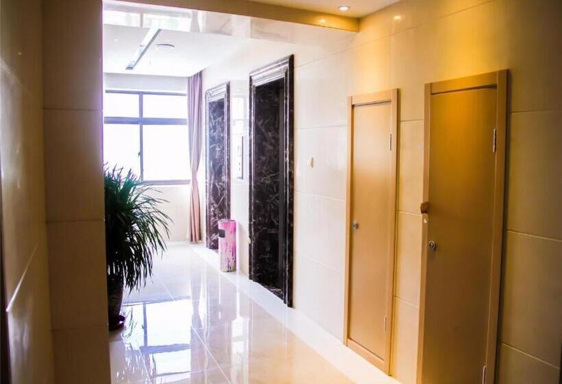 Lavande Hotels·lasa Railway Station