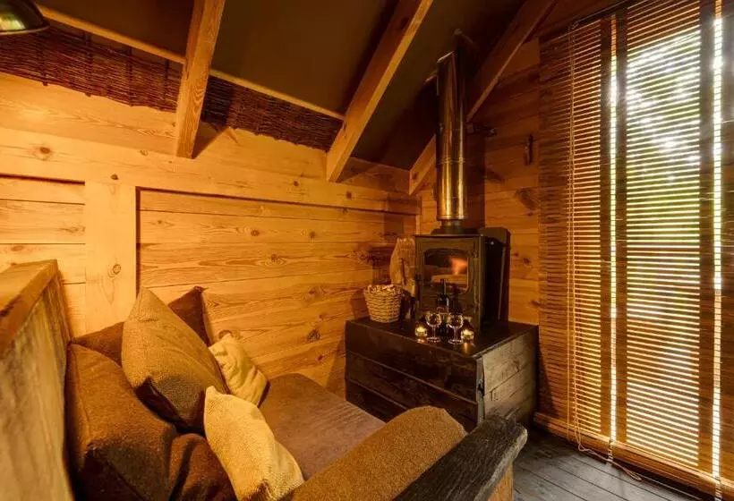 Les Cabanes De Rensiwez