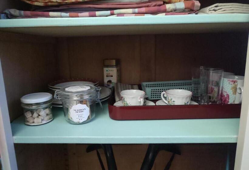 ペンション Chambre Indépendante Avec Salle De Bains Privée