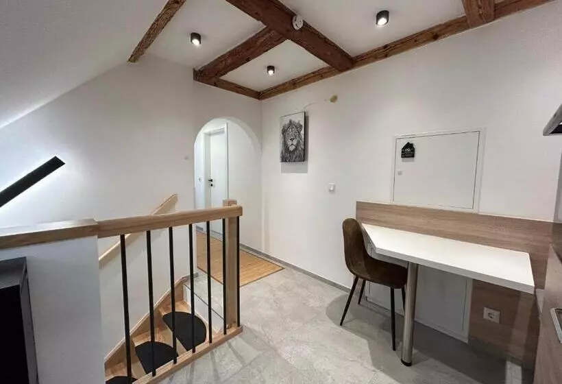 ペンション Guesthouse Alpinum