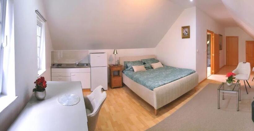 پانسیون L écrin Sous Les Toits