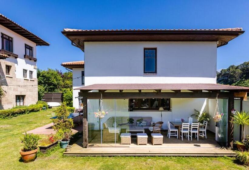 هاستل Santa Marina Surf