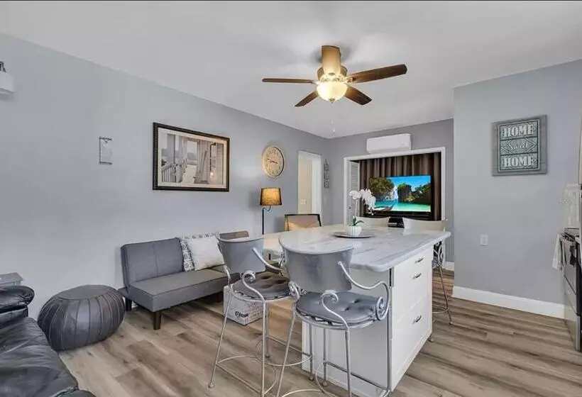 ベッドアンドブレックファースト Beautiful Villa In Downtown