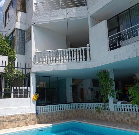 בית מלון כפרי Av 15