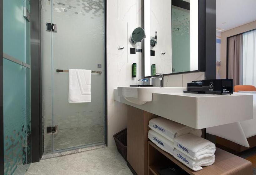 בית מלון כפרי Hilton By Hampton Chengdu North Railway Station