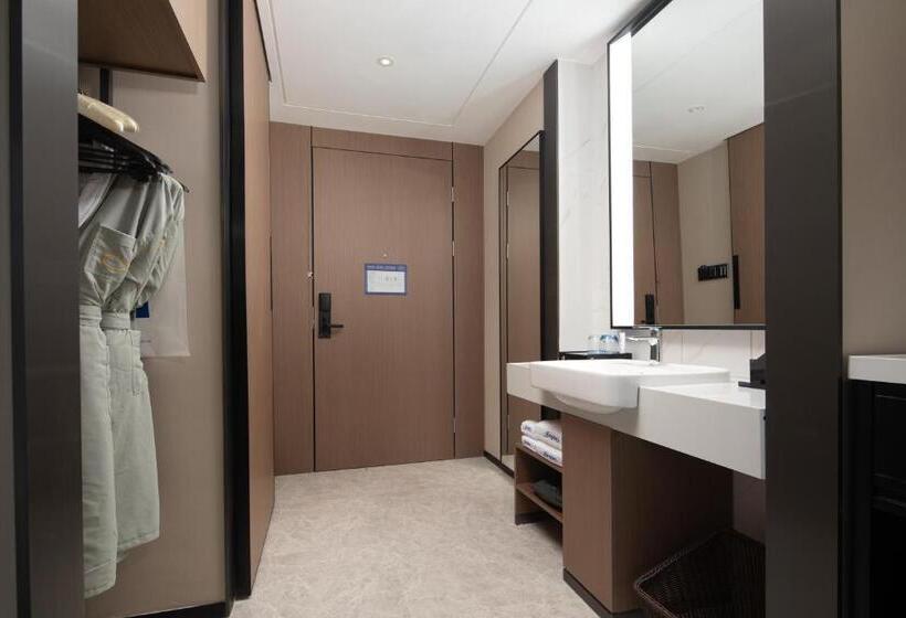 בית מלון כפרי Hilton By Hampton Chengdu North Railway Station