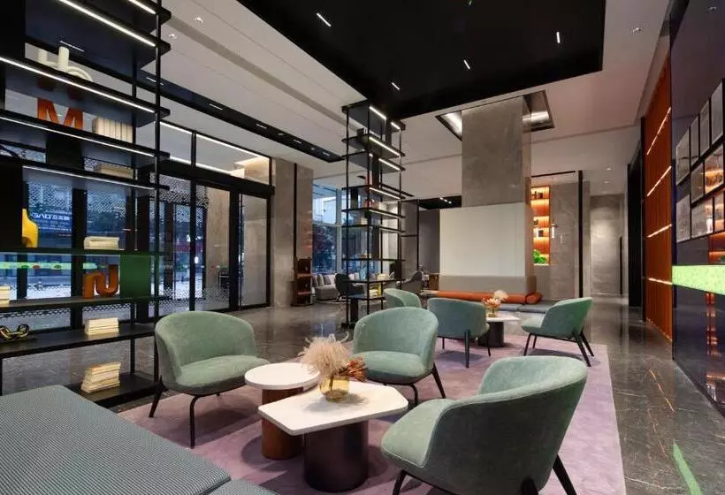 هتل Hilton By Hampton Chengdu North Railway Station
